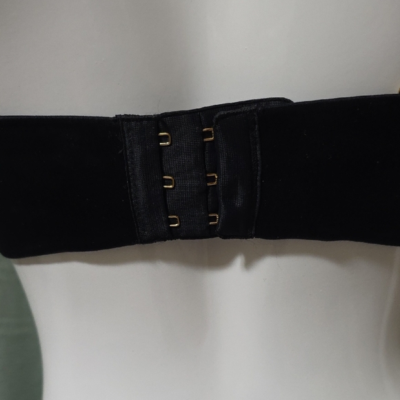 NWoT Victoria's Secret Very Sexy Convertable Pushup  Bra - Picture 4 of 9